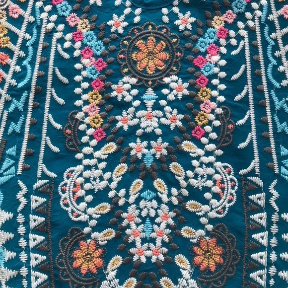 Adore Teal Short Sleeve Tunic with Gorgeous Embroidery Detail NWT! Sz S - Picture 8 of 10